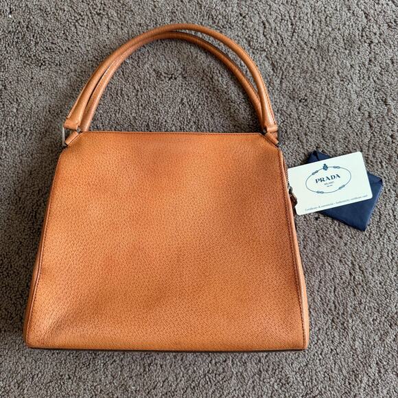 Authentic Prada leather bag with authenticity card - Picture 1 of 6